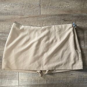 NWT Abercrombie & Fitch Beige Skort